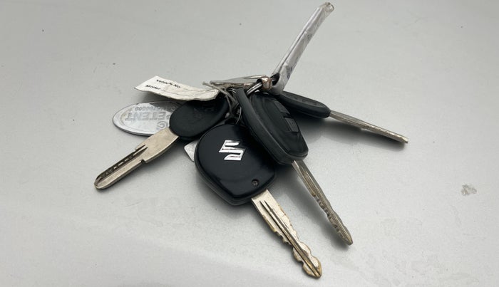 2016 Maruti Swift LXI (O), Petrol, Manual, 66,119 km, Key Close Up