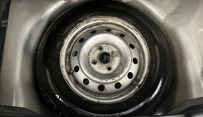 2016 Maruti Swift LXI (O), Petrol, Manual, 66,119 km, Spare Tyre