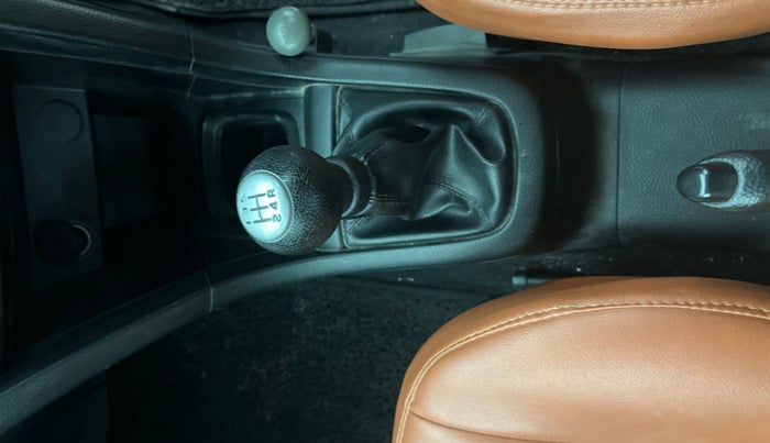 2016 Maruti Swift LXI (O), Petrol, Manual, 66,119 km, Gear Lever