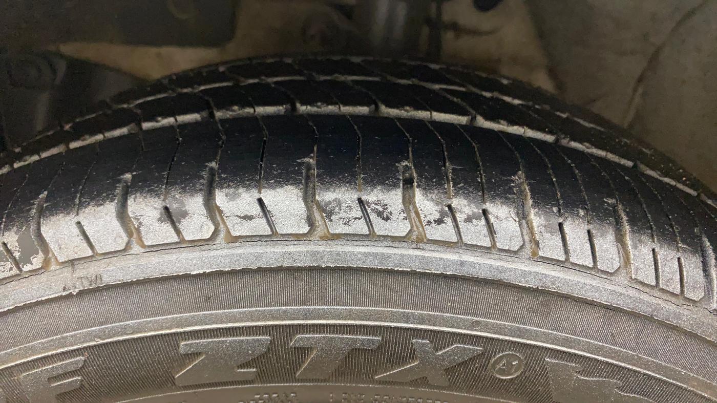 2013 Honda Brio S MT, Petrol, Manual, 72,108 km, Left Front Tyre Tread