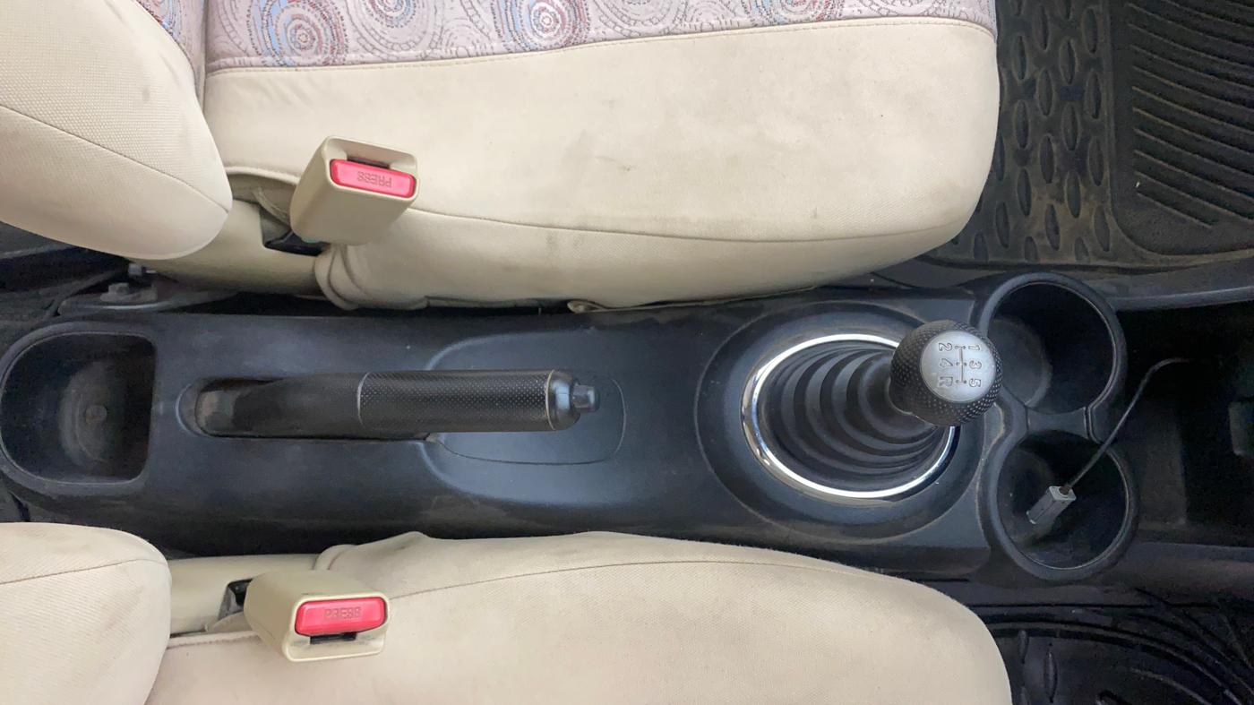 2013 Honda Brio S MT, Petrol, Manual, 72,108 km, Gear Lever