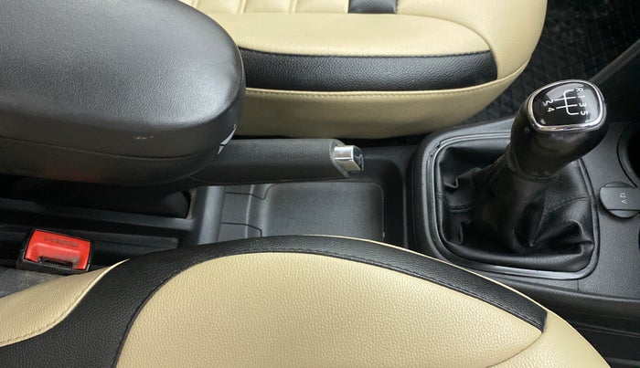 2018 Skoda Rapid 1.5 TDI MT AMBITION, Diesel, Manual, 94,579 km, Gear Lever
