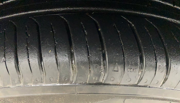 2024 Renault TRIBER RXZ, Petrol, Manual, 5,354 km, Left Front Tyre Tread