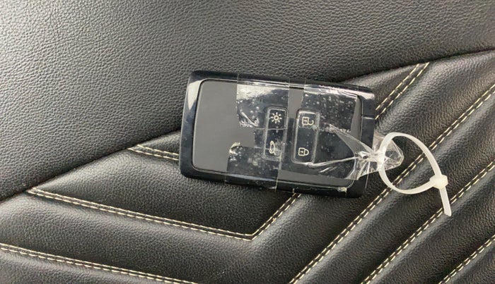 2024 Renault TRIBER RXZ, Petrol, Manual, 5,354 km, Key Close Up