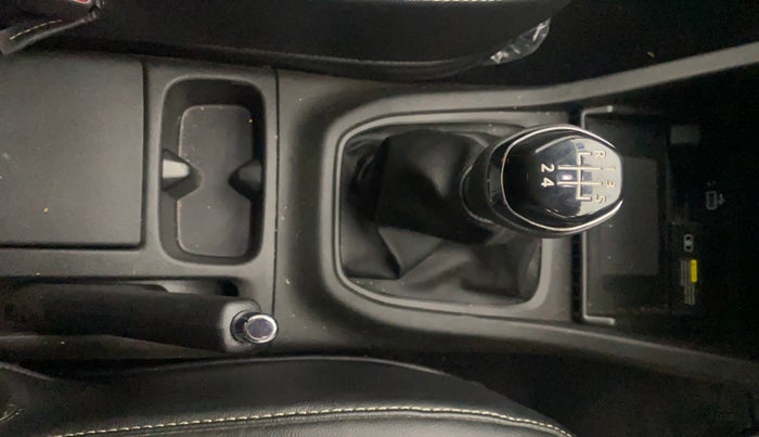 2024 Renault TRIBER RXZ, Petrol, Manual, 5,354 km, Gear Lever