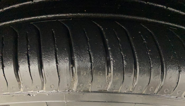 2024 Renault TRIBER RXZ, Petrol, Manual, 5,354 km, Right Front Tyre Tread