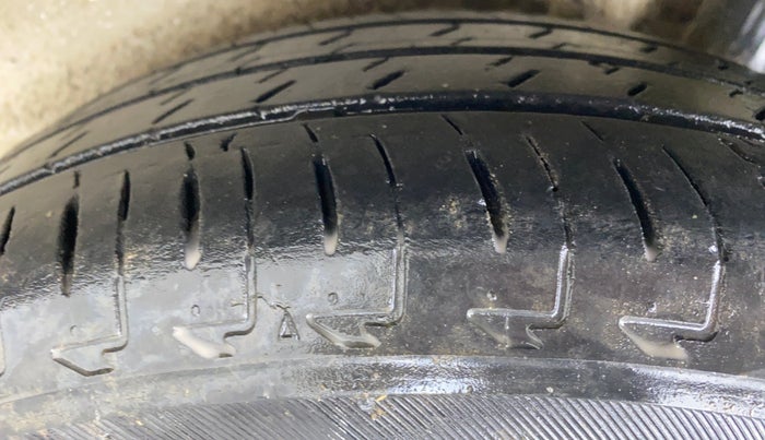 2017 Maruti IGNIS DELTA 1.2 K12 AMT, CNG, Automatic, 68,705 km, Left Rear Tyre Tread