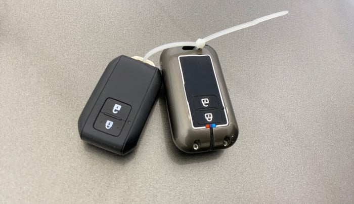 2019 Toyota Glanza V, Petrol, Manual, 64,759 km, Key Close Up