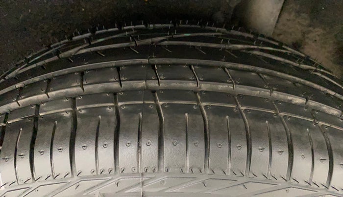 2017 Maruti Vitara Brezza VDI, Diesel, Manual, 96,567 km, Left Rear Tyre Tread
