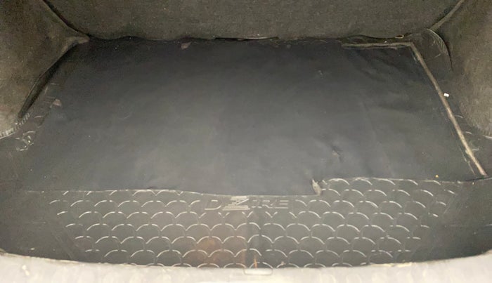 2014 Maruti Swift Dzire ZXI, Petrol, Manual, 1,00,618 km, Boot Inside