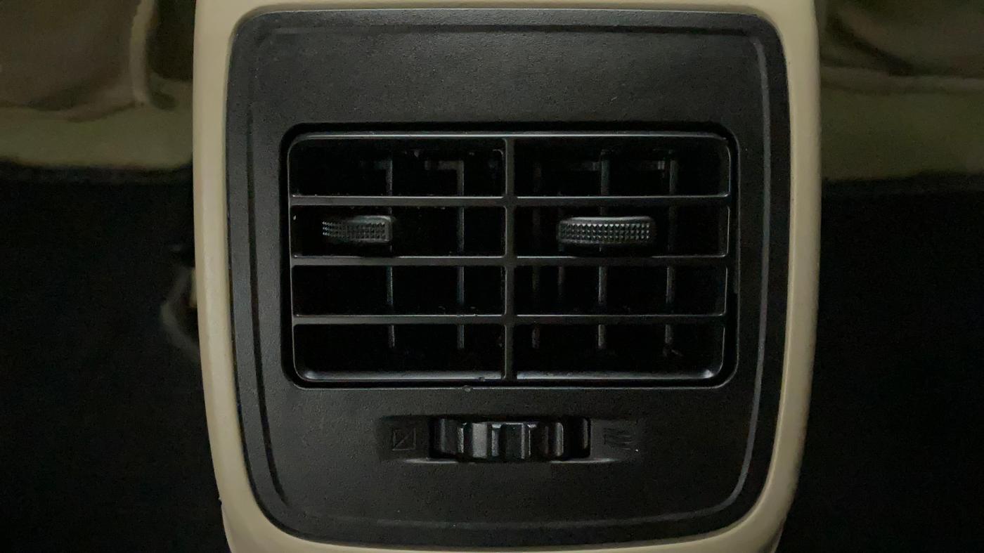 2017 Maruti Dzire VXI, Petrol, Manual, 33,052 km, Rear AC Vents