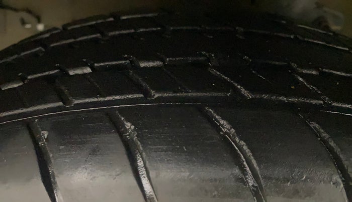 2019 Maruti Celerio VXI (O), Petrol, Manual, 38,105 km, Left Front Tyre Tread