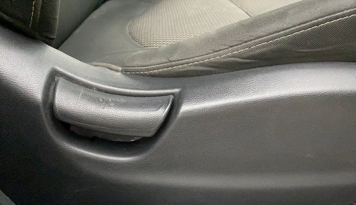 2017 Hyundai Creta E 1.6 PETROL, Petrol, Manual, 42,305 km, Driver Side Adjustment Panel