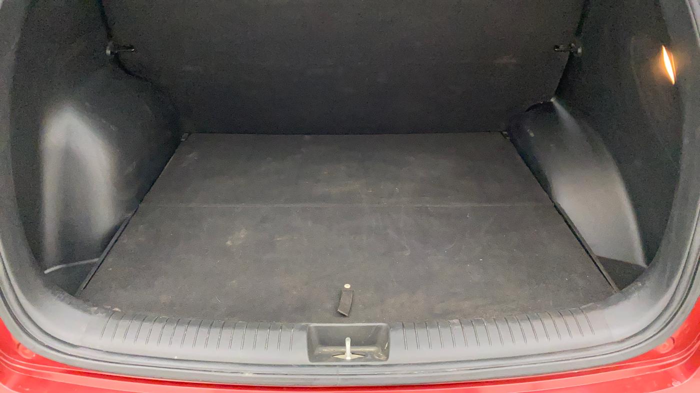 2017 Hyundai Creta E 1.6 PETROL, Petrol, Manual, 42,305 km, Boot Inside