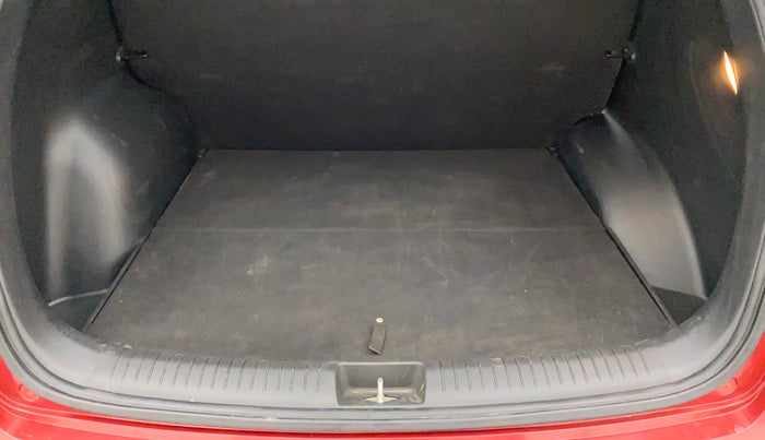 2017 Hyundai Creta E 1.6 PETROL, Petrol, Manual, 42,305 km, Boot Inside