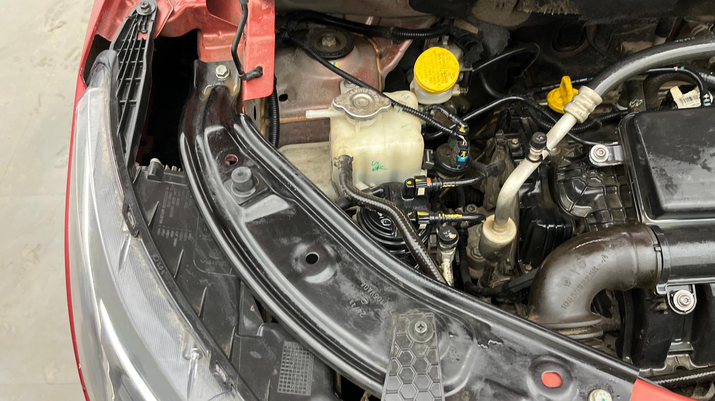 2023 Nissan MAGNITE XV PREMIUM, Petrol, Manual, 69,400 km, Engine View - Right