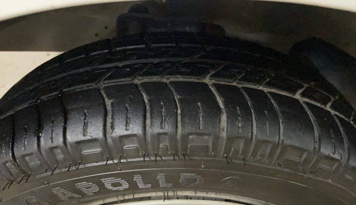 2022 Maruti Eeco 5 STR AC (O), Petrol, Manual, 26,571 km, Left Front Tyre Tread