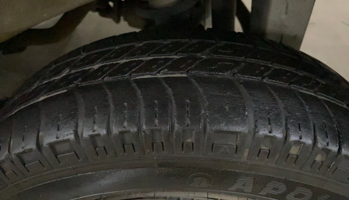 2022 Maruti Eeco 5 STR AC (O), Petrol, Manual, 26,571 km, Left Rear Tyre Tread