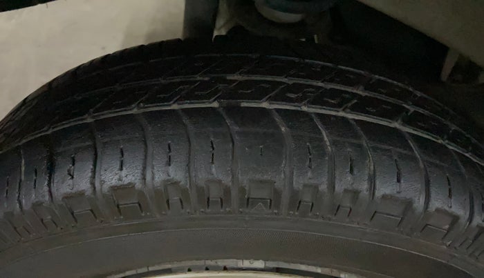 2022 Maruti Eeco 5 STR AC (O), Petrol, Manual, 26,571 km, Right Rear Tyre Tread