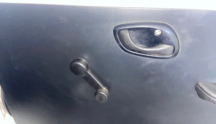 2022 Maruti Eeco 5 STR AC (O), Petrol, Manual, 26,571 km, Driver Side Door Panels Control