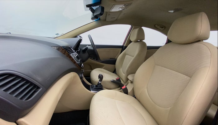 2015 Hyundai Verna FLUIDIC 4S 1.6 VTVT S(O), Petrol, Manual, 51,974 km, Right Side Front Door Cabin