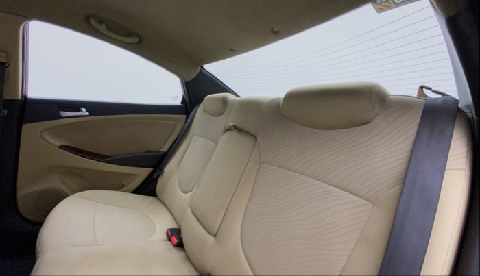 2015 Hyundai Verna FLUIDIC 4S 1.6 VTVT S(O), Petrol, Manual, 51,974 km, Right Side Rear Door Cabin