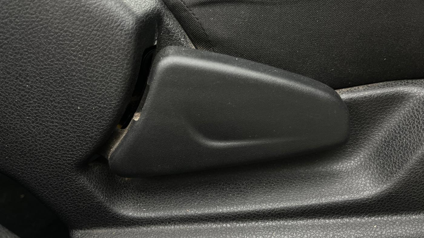 2018 Renault Kwid RXL, Petrol, Manual, 38,368 km, Driver Side Adjustment Panel