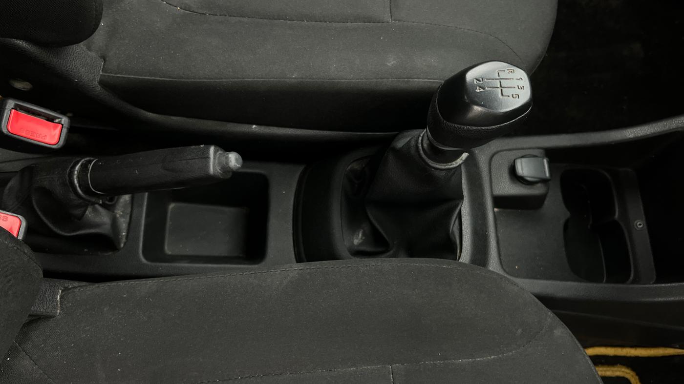 2018 Renault Kwid RXL, Petrol, Manual, 38,368 km, Gear Lever