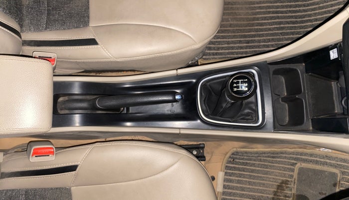 2022 Maruti Ciaz DELTA 1.5 SHVS MT PETROL, Petrol, Manual, 69,755 km, Gear Lever