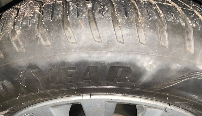 2022 Maruti Ciaz DELTA 1.5 SHVS MT PETROL, Petrol, Manual, 69,755 km, Left Front Tyre Tread