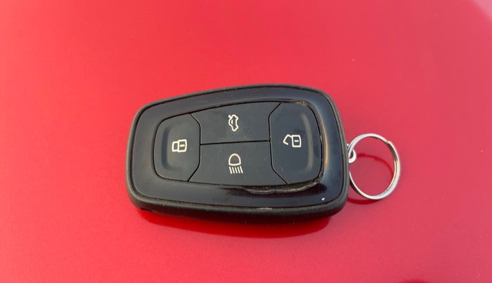 2021 Tata ALTROZ XZ PLUS DIESEL, Diesel, Manual, 89,664 km, Key Close Up