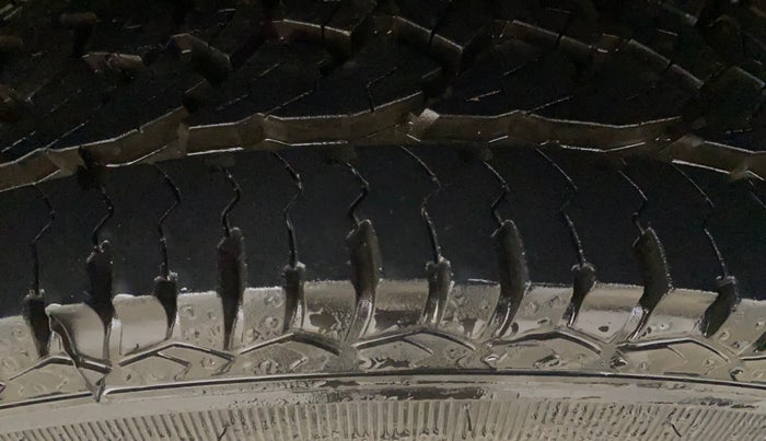 2017 Renault Duster RXS CVT, Petrol, Automatic, 61,503 km, Right Front Tyre Tread