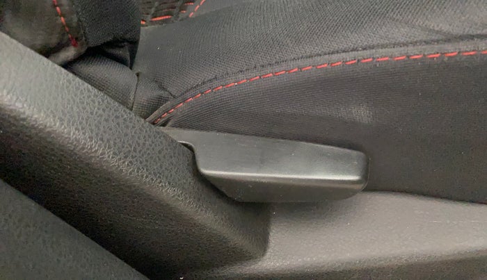 2017 Renault Duster RXS CVT, Petrol, Automatic, 61,503 km, Driver Side Adjustment Panel