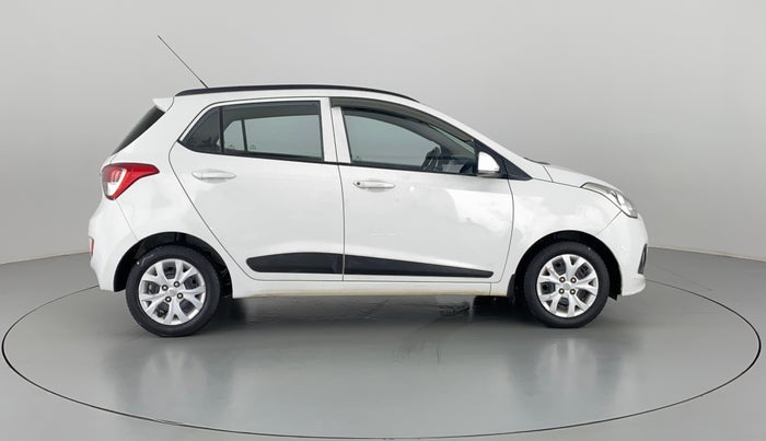 2016 Hyundai Grand i10 SPORTZ 1.2 KAPPA VTVT, Petrol, Manual, 59,566 km, Right Side View