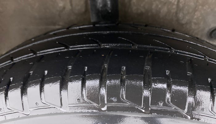 2016 Toyota Etios G, Petrol, Manual, 31,073 km, Right Rear Tyre Tread