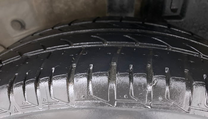 2016 Toyota Etios G, Petrol, Manual, 31,073 km, Left Rear Tyre Tread
