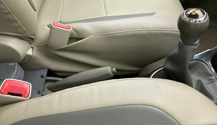 2016 Toyota Etios G, Petrol, Manual, 31,073 km, Gear Lever