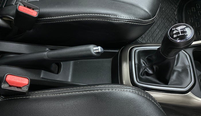 2018 Maruti IGNIS DELTA 1.2, Petrol, Manual, 13,555 km, Gear Lever