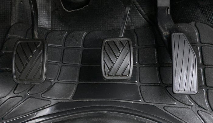 2018 Maruti IGNIS DELTA 1.2, Petrol, Manual, 13,555 km, Pedals