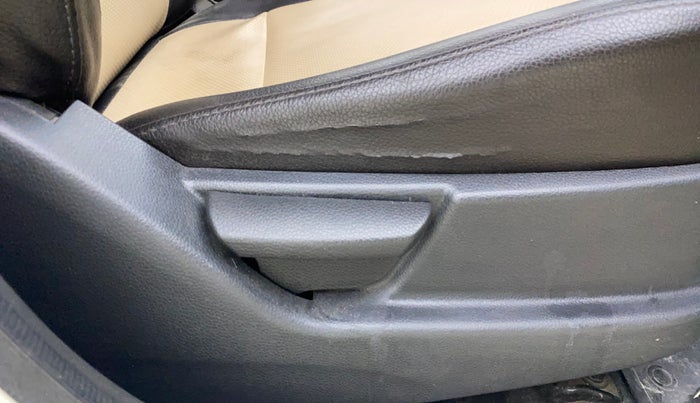 2015 Hyundai Eon ERA +, Petrol, Manual, 64,357 km, Driver Side Adjustment Panel