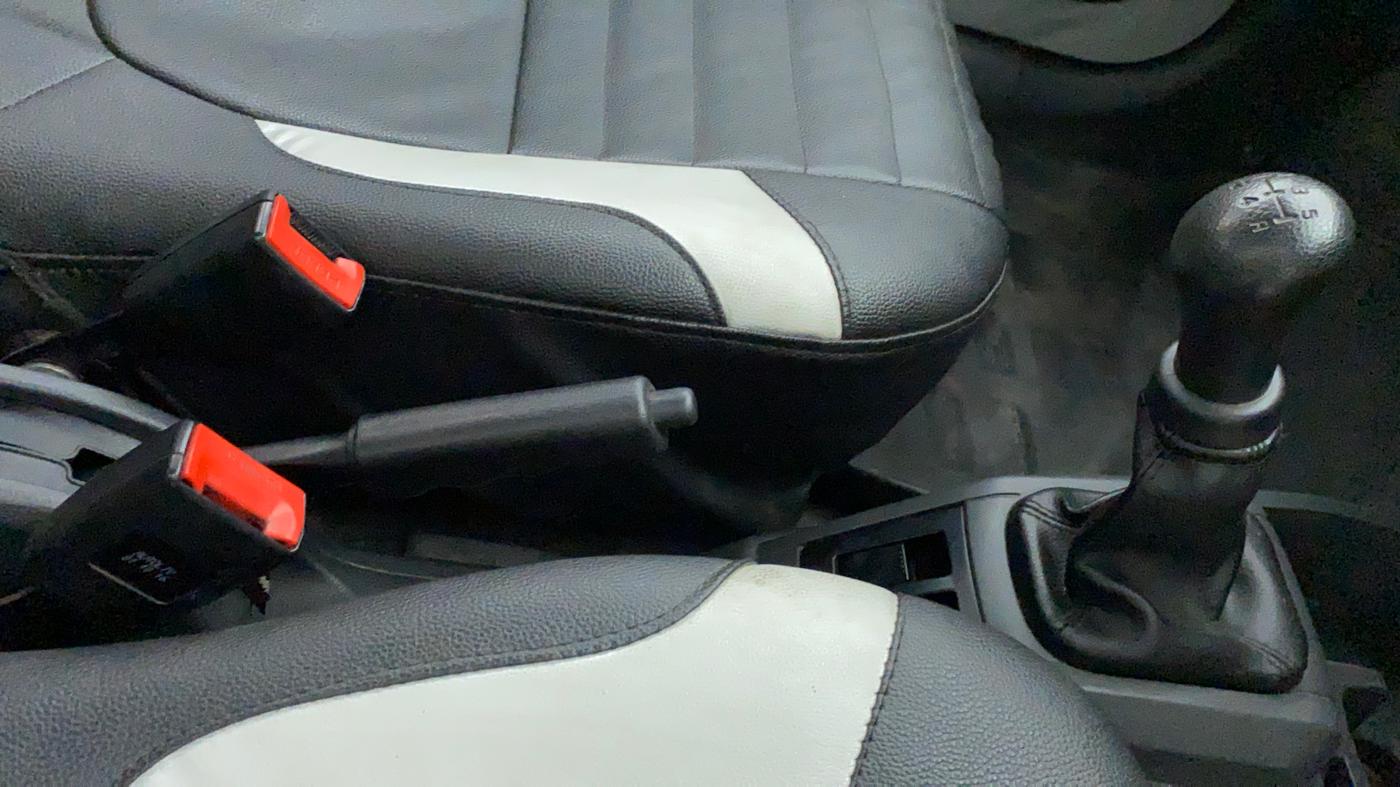 2016 Maruti Alto 800 LXI, Petrol, Manual, 27,335 km, Gear Lever