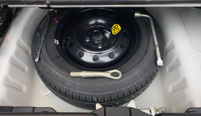 2022 Maruti Dzire ZXI CNG, CNG, Manual, 4,068 km, Spare Tyre