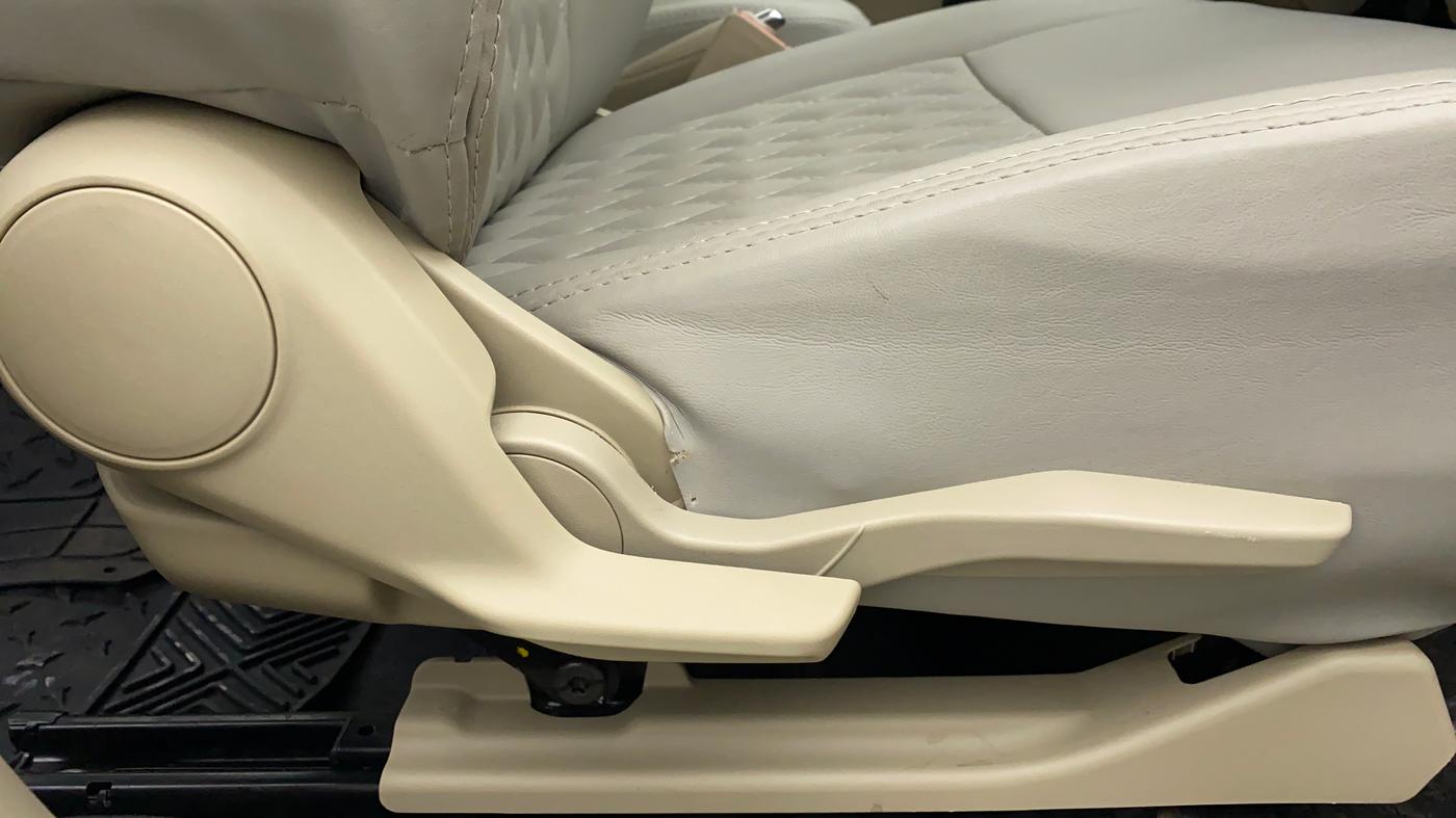 2022 Maruti Dzire ZXI CNG, CNG, Manual, 4,068 km, Driver Side Adjustment Panel