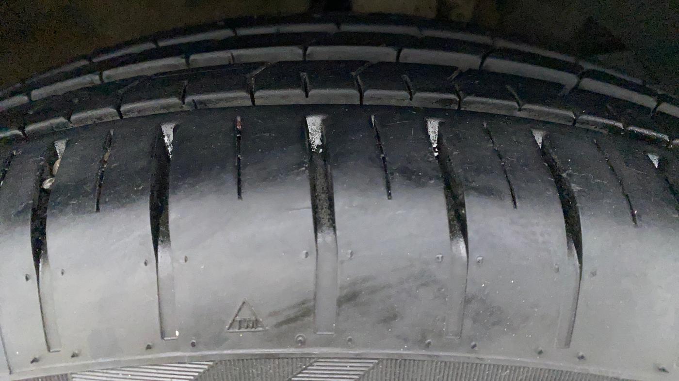 2022 Maruti Dzire ZXI CNG, CNG, Manual, 4,068 km, Left Front Tyre Tread