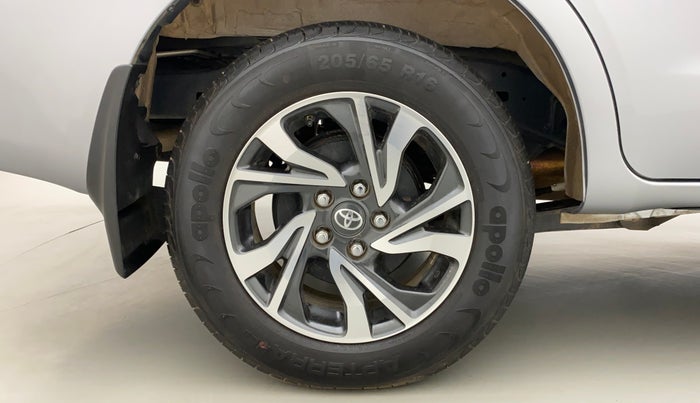 2022 Toyota Innova Crysta 2.7 GX 7 STR MT, Petrol, Manual, 4,310 km, Right Rear Wheel