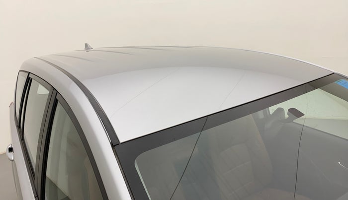 2022 Toyota Innova Crysta 2.7 GX 7 STR MT, Petrol, Manual, 4,310 km, Roof