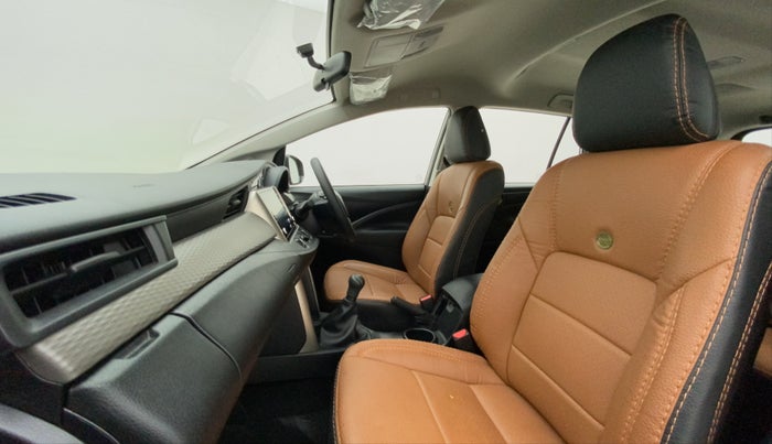 2022 Toyota Innova Crysta 2.7 GX 7 STR MT, Petrol, Manual, 4,310 km, Right Side Front Door Cabin