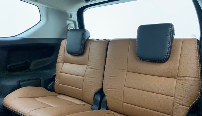 2022 Toyota Innova Crysta 2.7 GX 7 STR MT, Petrol, Manual, 4,310 km, Third Seat Row ( optional )