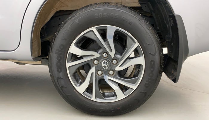 2022 Toyota Innova Crysta 2.7 GX 7 STR MT, Petrol, Manual, 4,310 km, Left Rear Wheel