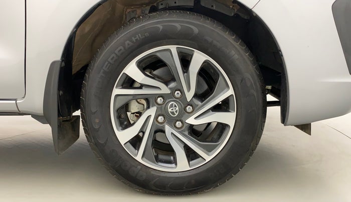 2022 Toyota Innova Crysta 2.7 GX 7 STR MT, Petrol, Manual, 4,310 km, Right Front Wheel